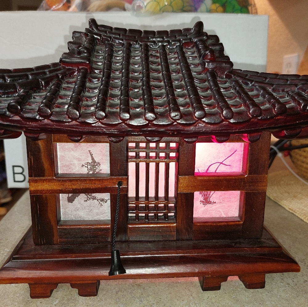 Pagoda Korean Lamp Antique style hand carved red and white lights